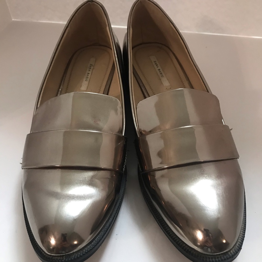 Zara Basic Metallic Loafer